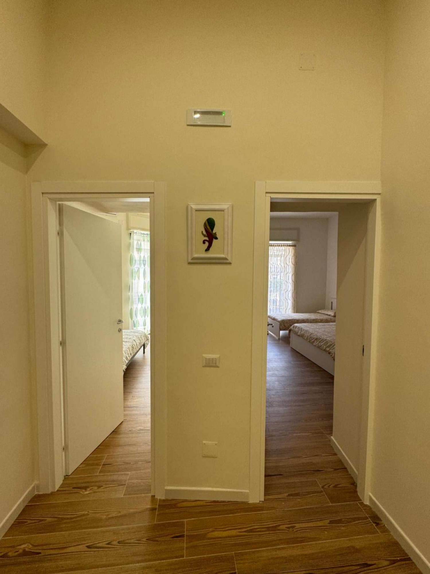 Apartamento La Dimora Di Cinzia Nápoles Exterior foto