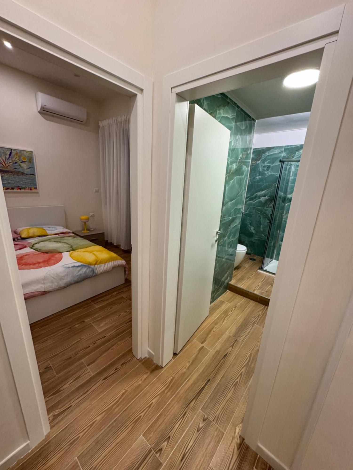 Apartamento La Dimora Di Cinzia Nápoles Exterior foto